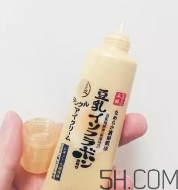 眼霜用在水乳之前還是之后？眼霜和水乳使用的順序