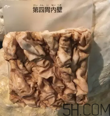 牛百葉和毛肚是一個東西嗎？牛百葉上面有層黑皮能吃嗎？