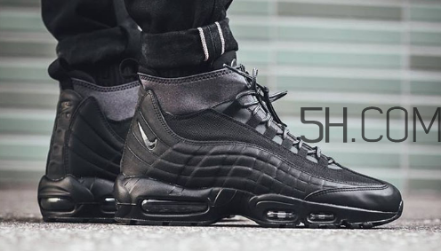 nike air max 95 triple black黑魂配色上腳效果怎么樣？