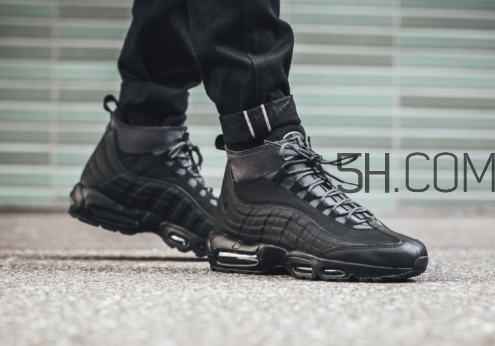 nike air max 95 triple black黑魂配色上腳效果怎么樣？