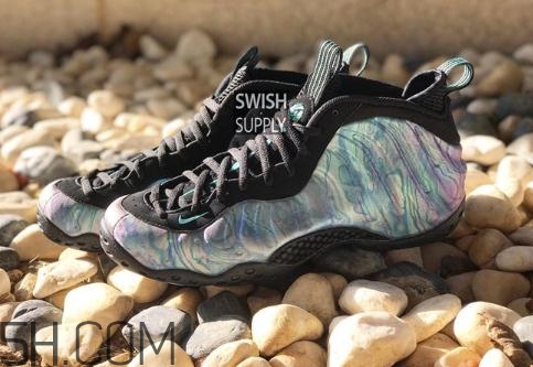 nike air foamposite one鮑魚噴實(shí)物什么樣？