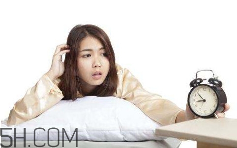 睡眠不足會(huì)有什么影響？長(zhǎng)期睡眠不足是指多少時(shí)間以上