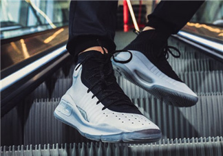 under armour curry 4黑白配色上腳效果怎么樣？