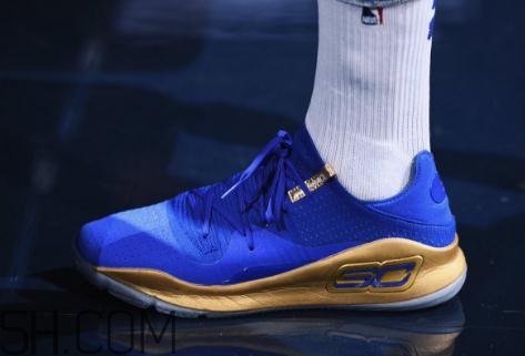 under armour curry 4 low勇士隊藍金配色會發(fā)售嗎？