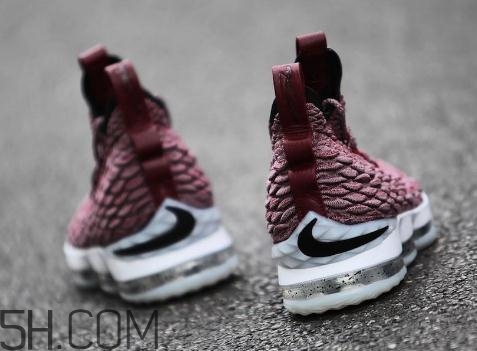 nike lebron 15 wine紅酒配色發(fā)售時間_多少錢？