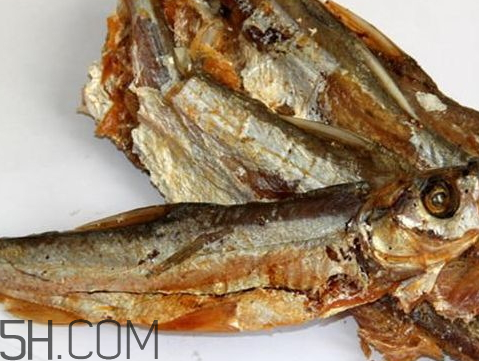 魚(yú)干長(zhǎng)毛了可以食用嗎 魚(yú)干長(zhǎng)綠毛了還能吃嗎