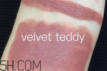 mac velvet teddy質(zhì)地干嗎？mac velvet teddy適合黃皮嗎