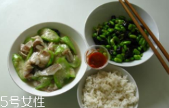 飲食護(hù)膚究竟有沒有效？不挑食才護(hù)膚