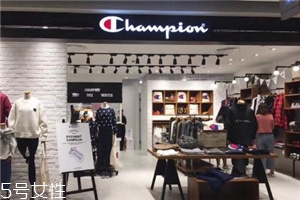 champion的衣服怎么樣？衣柜不能少的基本款