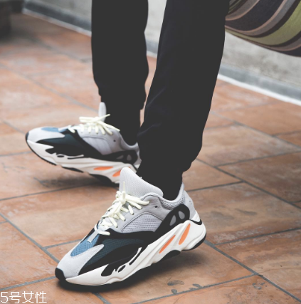 yeezy 500 2018新款配色發(fā)售時(shí)間_有哪幾款？