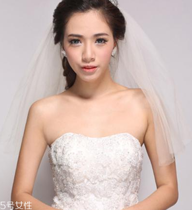 新娘發(fā)型圖片2018款教程 結(jié)婚的時(shí)候給化妝師看