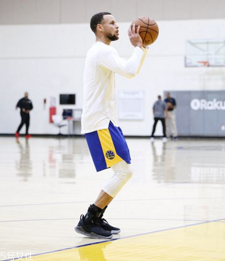 under armour curry 5庫里五代戰(zhàn)靴多少錢？