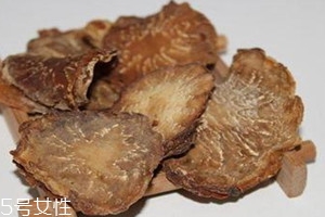 肉蓯蓉什么顏色的好 肉蓯蓉一般呈現(xiàn)黑色