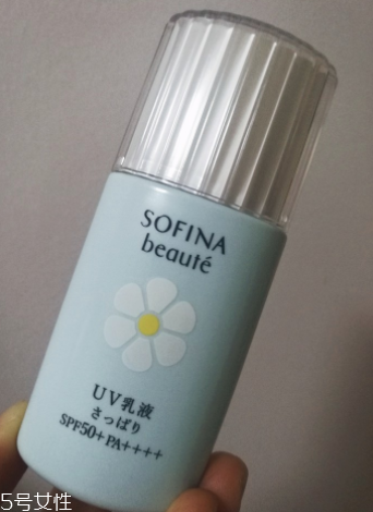 sofina藍小花悶痘嗎 不負清爽款的盛名