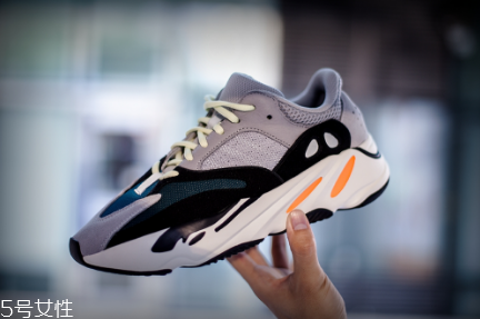 yeezy 700開箱測評 yeezy 700上腳腳感怎么樣