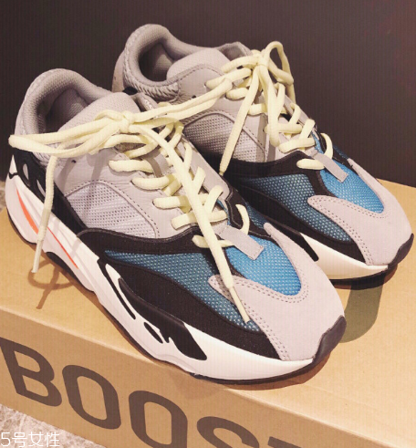 yeezy 700偏碼嗎？yeezy 700碼數(shù)正常嗎