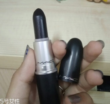 黑色口紅哪個(gè)牌子好 哪個(gè)牌子有黑色口紅