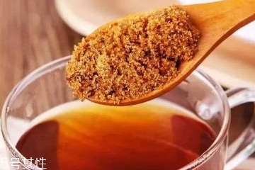 紅糖面膜用什么水稀釋？紅糖面膜用熱水還是冷水泡？