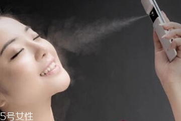 補水噴霧怎么定妝不花妝？補水噴霧的隱藏功能介紹