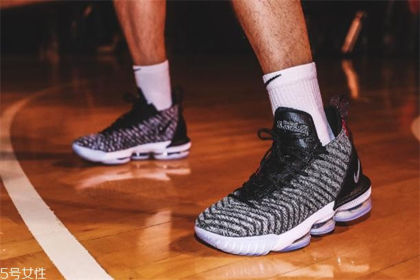 nike lebron 16詹姆斯16實(shí)戰(zhàn)測(cè)評(píng) 很有看點(diǎn)