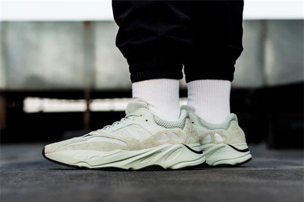 yeezy 700 salt海鹽開箱測(cè)評(píng) 上腳非常棒