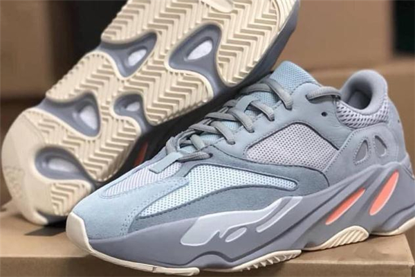 yeezy 700 inertia什么時(shí)候發(fā)售 實(shí)物首次曝光