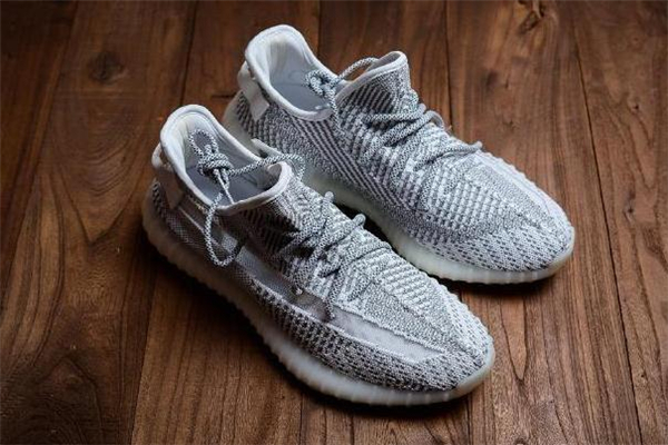 yeezy 350滿天星真假對(duì)比 鑒定方法看這里