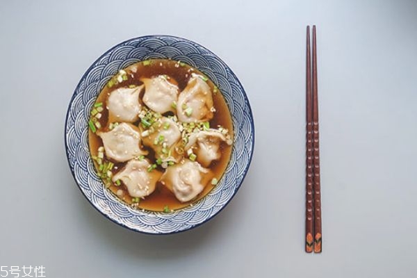 過(guò)年吃什么餡的餃子寓意好 過(guò)年吃餃子有什么講究