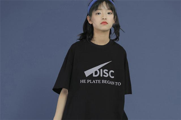 黑色衣服上的油漬怎么去除 黑色衣服上的油點(diǎn)用什么洗