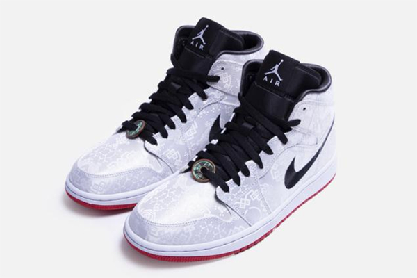 aj1白絲綢撕開來是什么樣的 aj1白絲綢怎么撕開