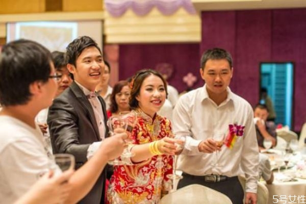 結(jié)婚辦酒席需要準備什么 辦結(jié)婚酒席提前做哪些準備