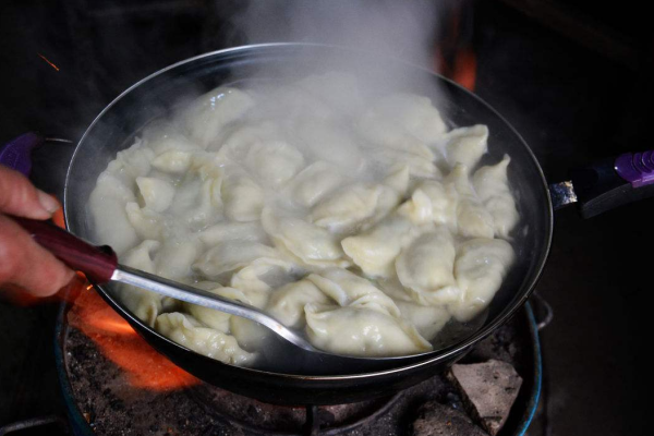 餃子怎么煮好吃 餃子怎么煮不會(huì)爛