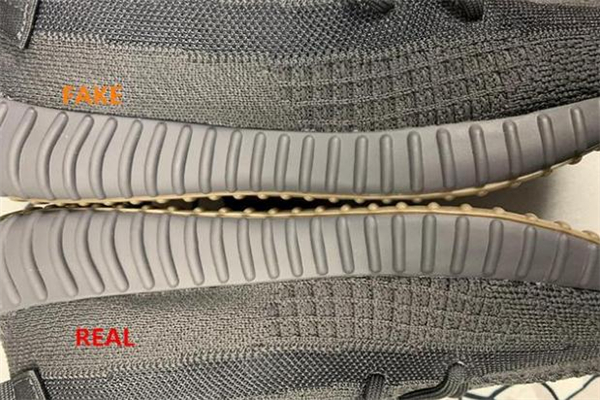 yeezy350黑生膠真假對比 椰子350黑生膠真假鑒定