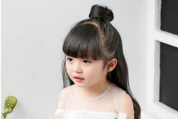 小學(xué)女生適合什么發(fā)型 小學(xué)女生什么發(fā)型合適