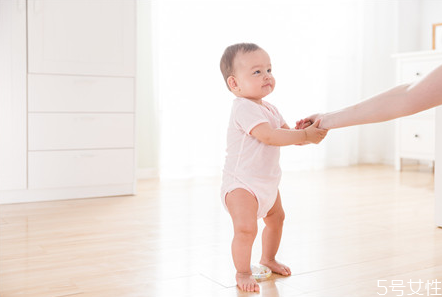 懷女孩乳房有什么特征 懷孕前三個(gè)月懷女孩的征兆