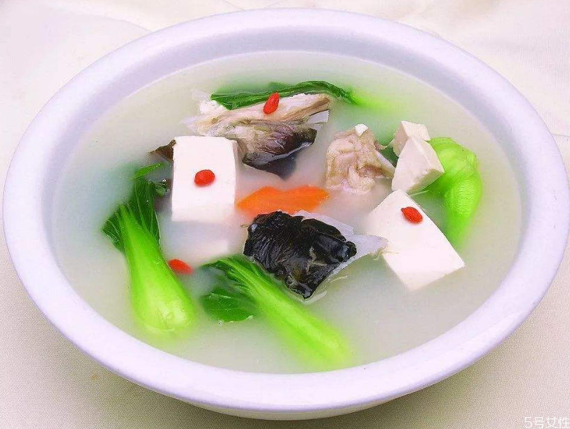 魚頭豆腐湯會發(fā)胖嗎 減肥可以吃魚頭燉豆腐嗎