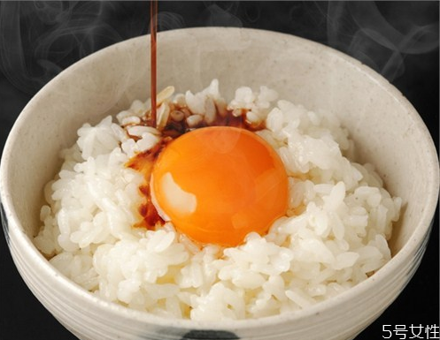 蛋澆飯好吃嗎 日本雞蛋澆飯