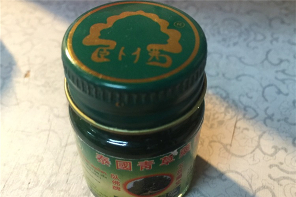 泰國(guó)青草膏能擦痘痘嗎 泰國(guó)青草膏能擦傷口嗎