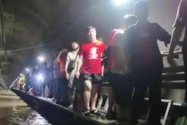 鄭州地鐵被困者講述驚魂120分鐘 大暴雨的降水量是多少