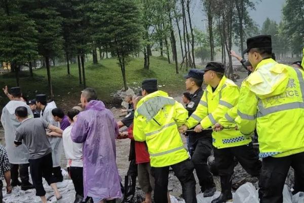 陜西罕見暴雨人員零傷亡 暴雨時(shí)能開空調(diào)嗎