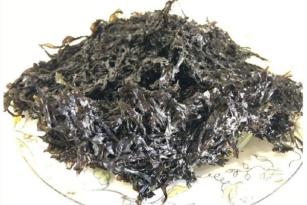 紫菜用冷水泡還是用熱水泡 紫菜用開(kāi)水一燙就可以吃嗎