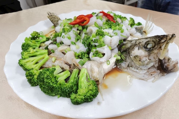 蒸桂花魚(yú)是冷水還是熱水 蒸桂花魚(yú)用大火還是小火